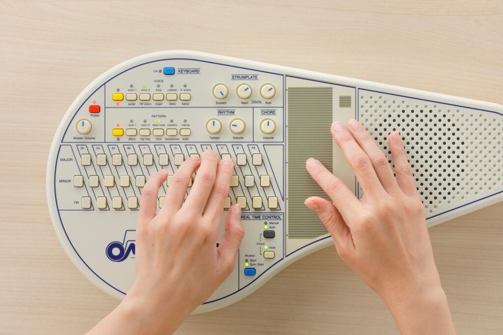 suzuki omnichord new playing