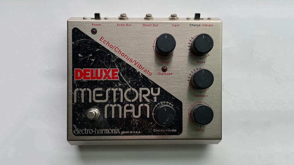 Universal Audio UAFX Starlight Echo Station - A Collection of Classic Delays in One Stunning Pedal 4 Memory_outside_Wide_1024x1024